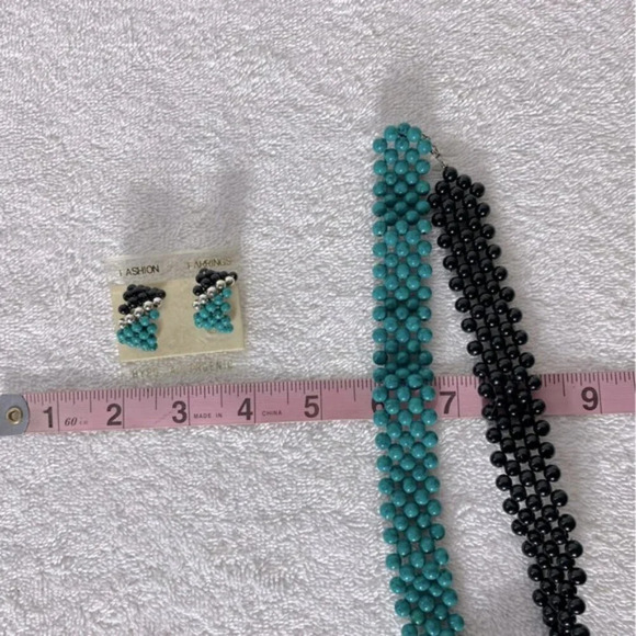 Vintage Teal Black Silver Plastic Beaded Necklace & Clip On Earrings Set - Picture 9 of 10